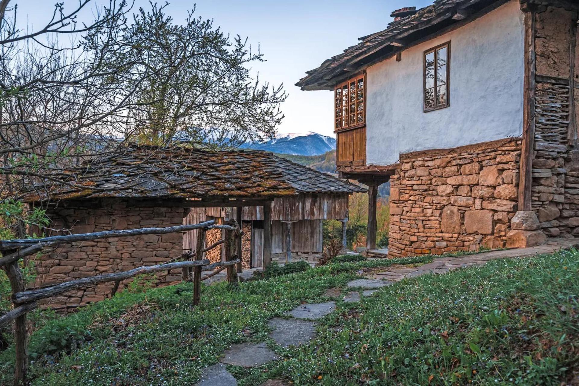 Villa Authentic House With Stunning Mountain View - Karashka Apriltsi  Exterior foto