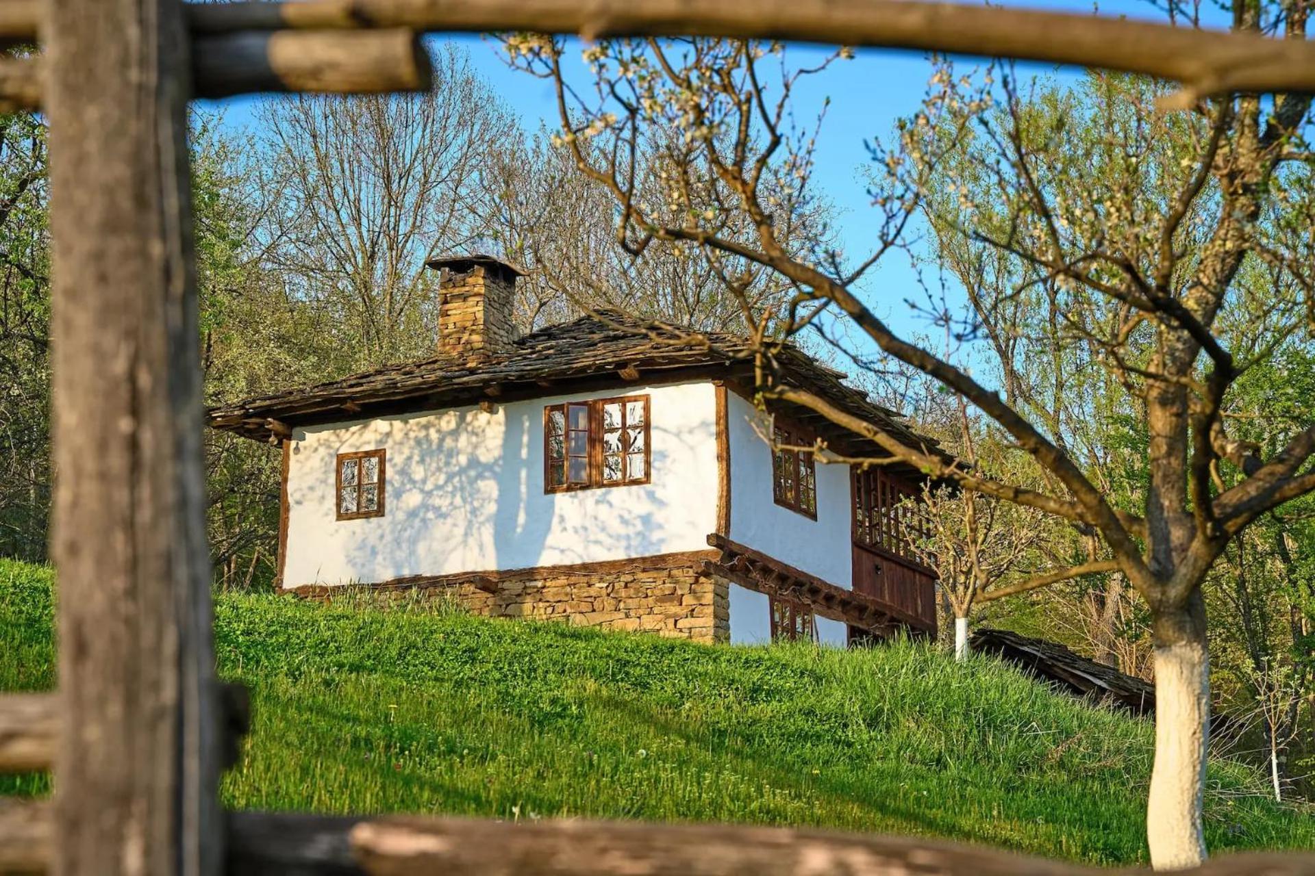 Villa Authentic House With Stunning Mountain View - Karashka Apriltsi  Exterior foto