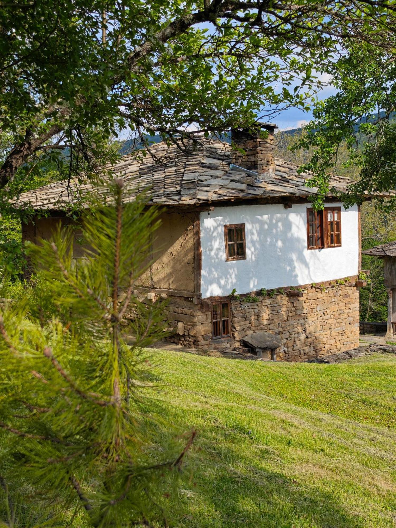 Villa Authentic House With Stunning Mountain View - Karashka Apriltsi  Exterior foto